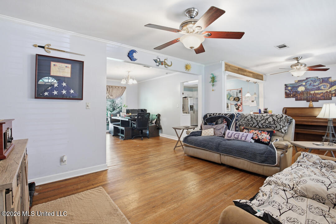 285 Magnolia Drive Raleigh, MS 39153 - Photo 6 of 34 Great Room View 1