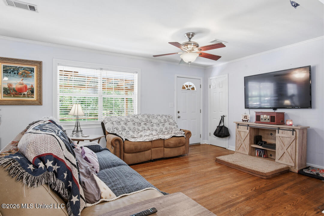 285 Magnolia Drive Raleigh, MS 39153 - Photo 8 of 34 Great Room View 3