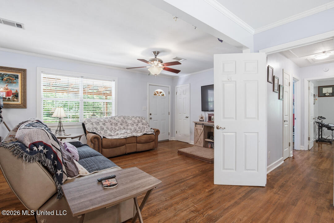 285 Magnolia Drive Raleigh, MS 39153 - Photo 9 of 34 Great Room View 4