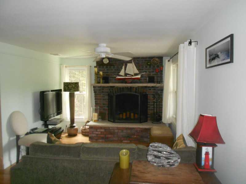 74 Mountain Road Cape Neddick, ME 03902 - Photo 4 of 30 Living Room.