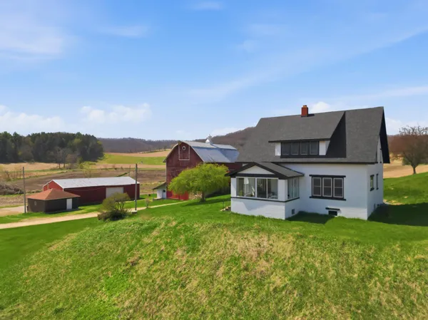 $494,900 | N19027 County Road F, Trempealeau, WI 54661