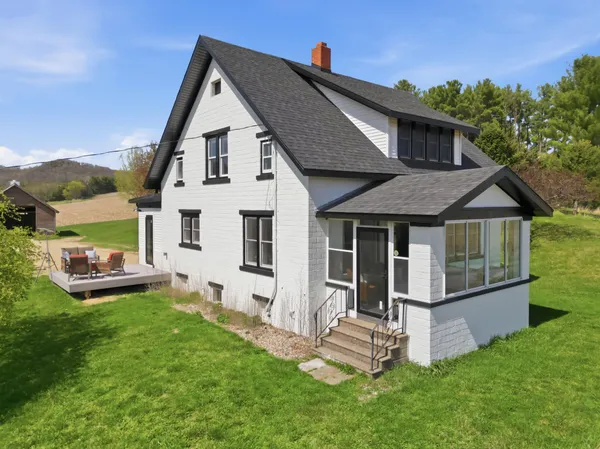 $494,900 | N19027 County Road F, Trempealeau, WI 54661