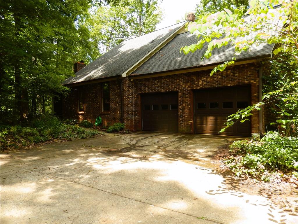 1555 Goucher School Road Gaffney, SC 29340 - Photo 3 of 44 Gallery Image 3