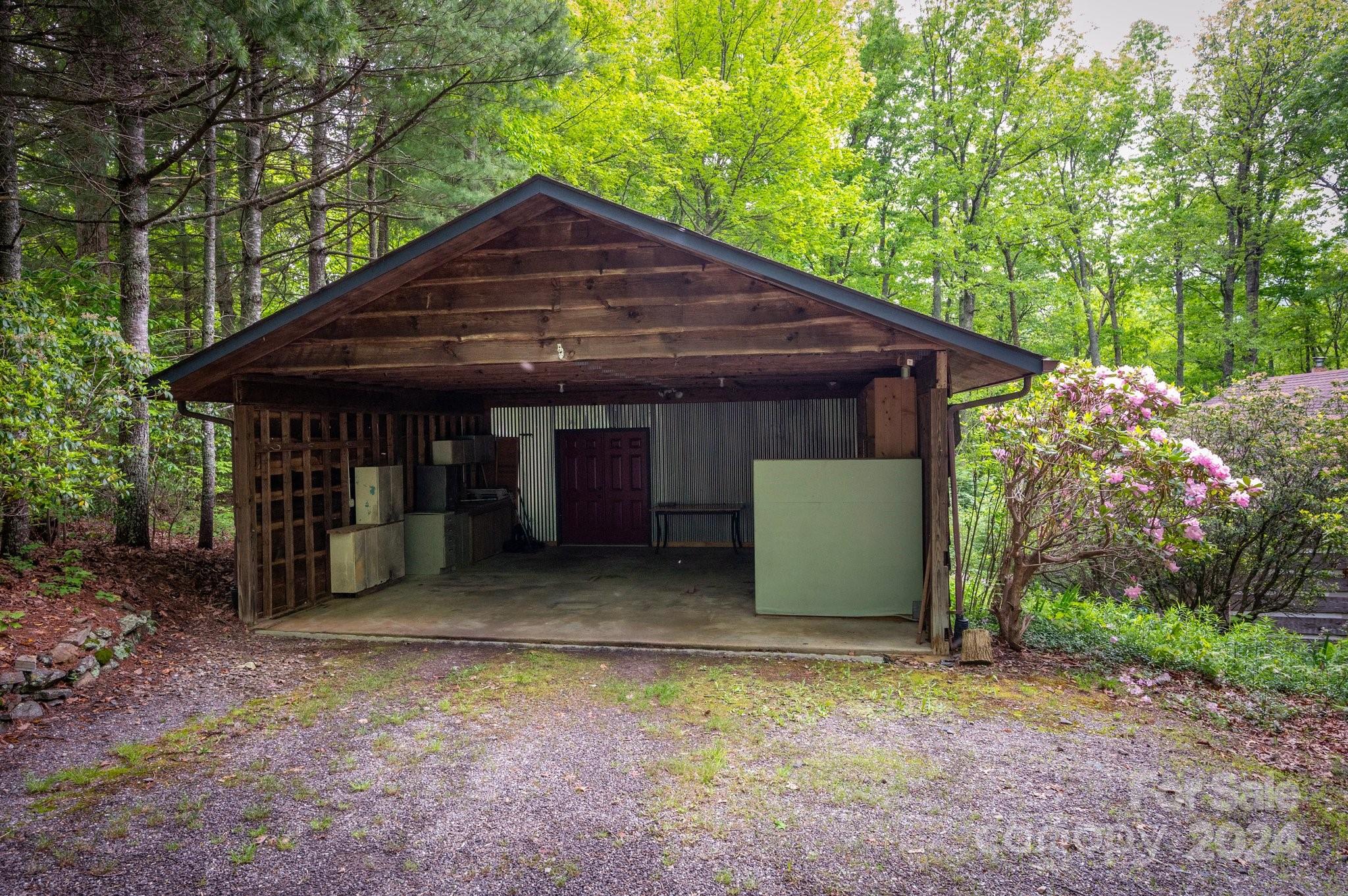 737 Rolling Ridge Loop Burnsville, NC 28714 - Photo 12 of 43 Gallery Image 12
