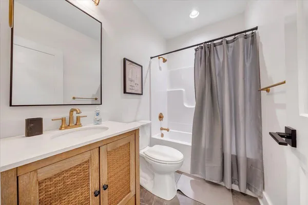 $1,850,000 | 212 Driftwood Court, Moneta, VA 24121