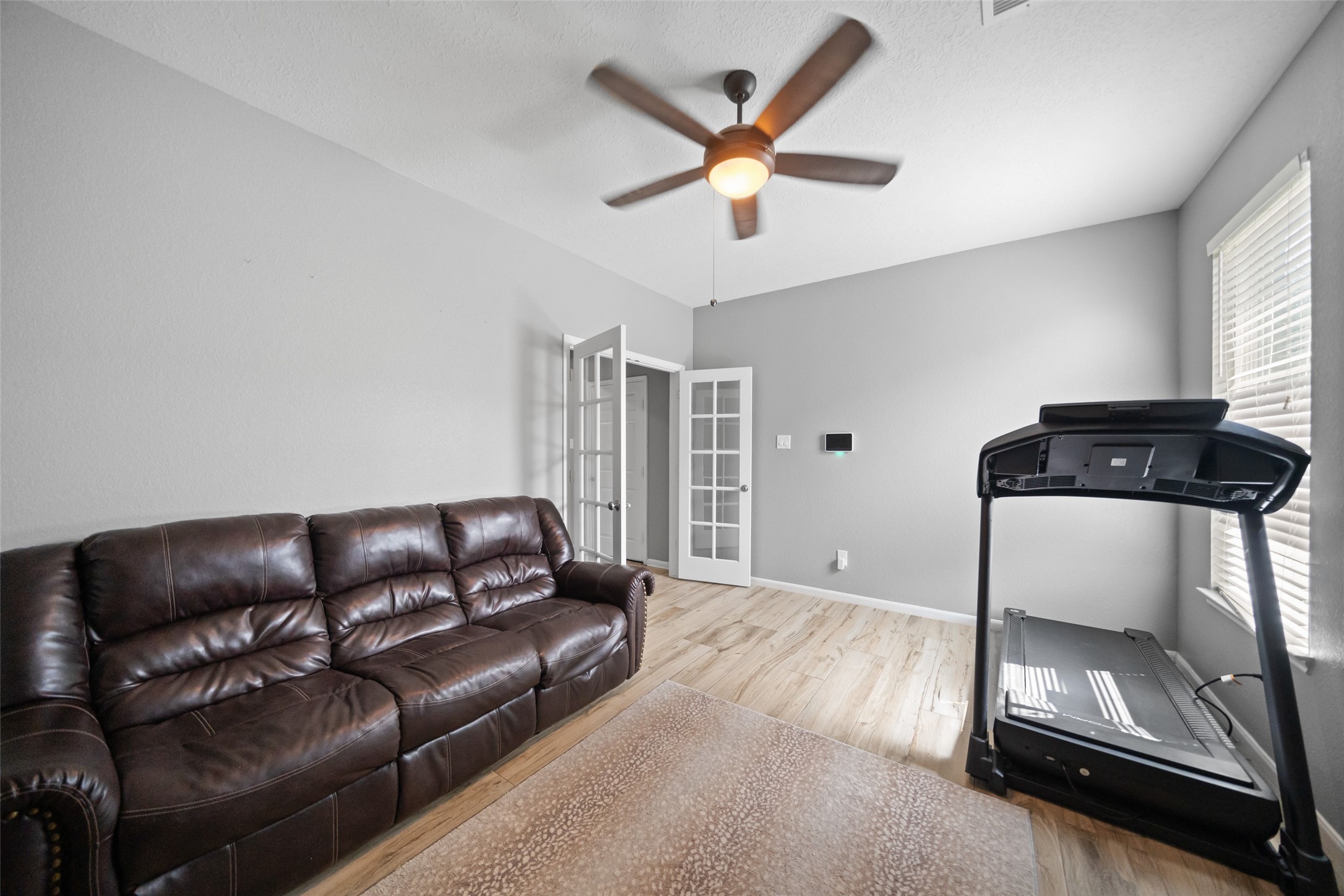 1118 Upton Court Conroe, TX 77304 - Photo 8 of 25 Another view of the room!