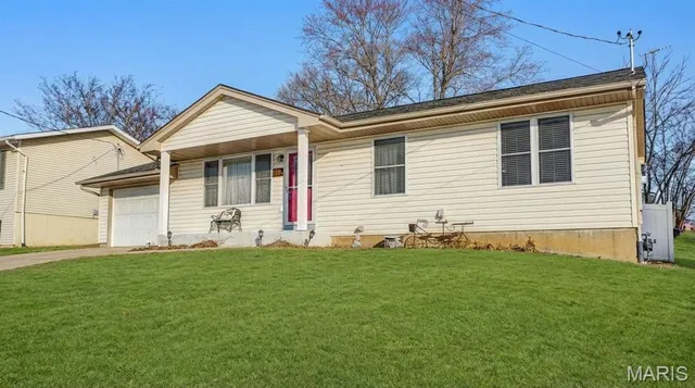$214,900 | 107 MacArthur Street, New Haven, MO 63068