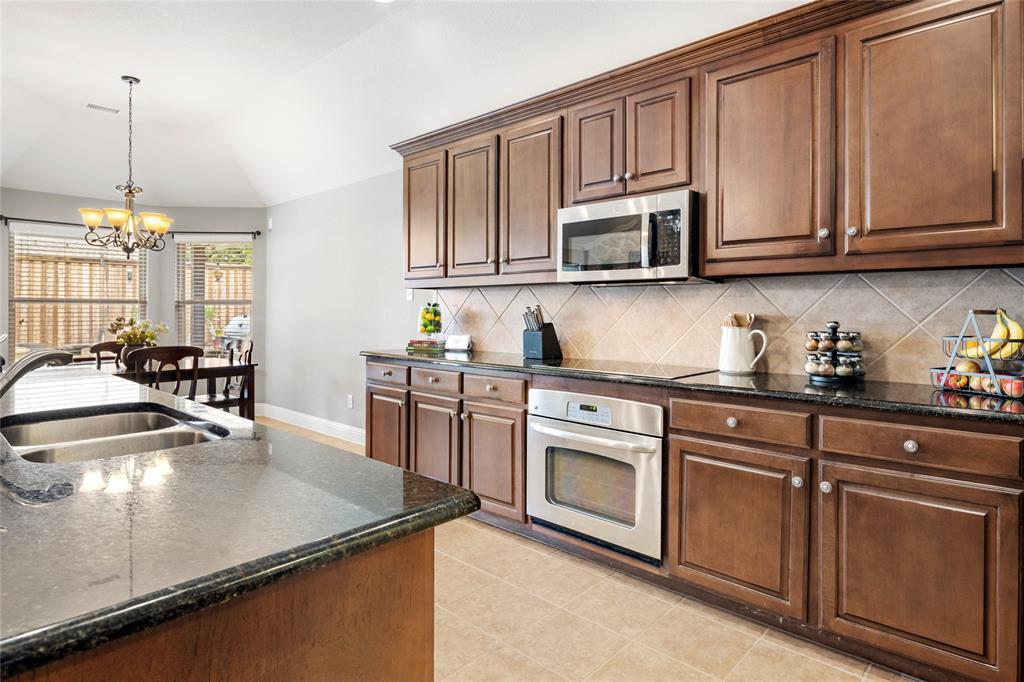 9748 Crown Ridge Drive Frisco, TX 75035 - Photo 10 of 40