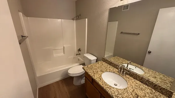 $2,695 | 17426 North 47th Street, Phoenix, AZ 85032