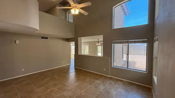 $2,695 | 17426 North 47th Street, Phoenix, AZ 85032