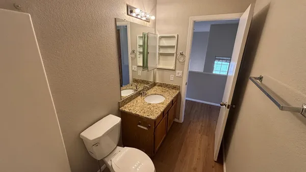 $2,695 | 17426 North 47th Street, Phoenix, AZ 85032