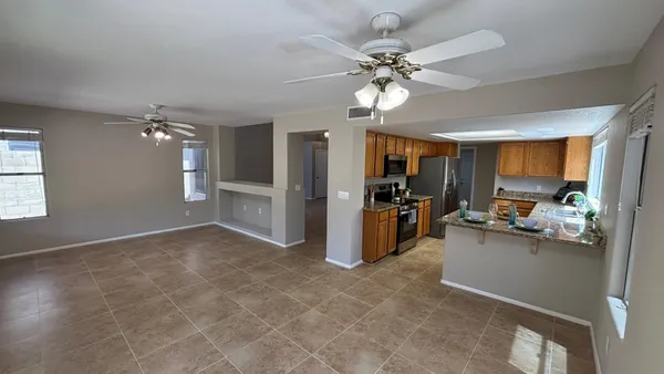 $2,695 | 17426 North 47th Street, Phoenix, AZ 85032