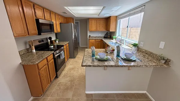 $2,695 | 17426 North 47th Street, Phoenix, AZ 85032
