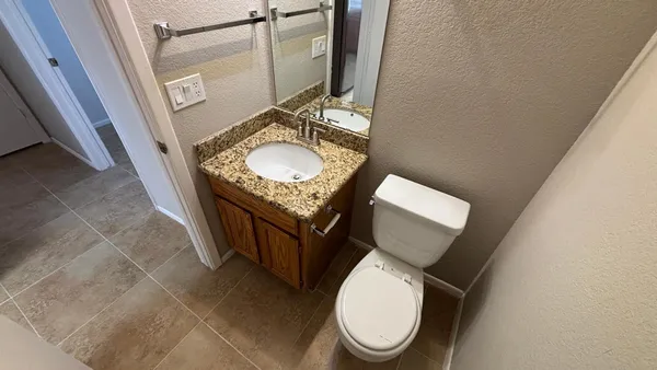 $2,695 | 17426 North 47th Street, Phoenix, AZ 85032