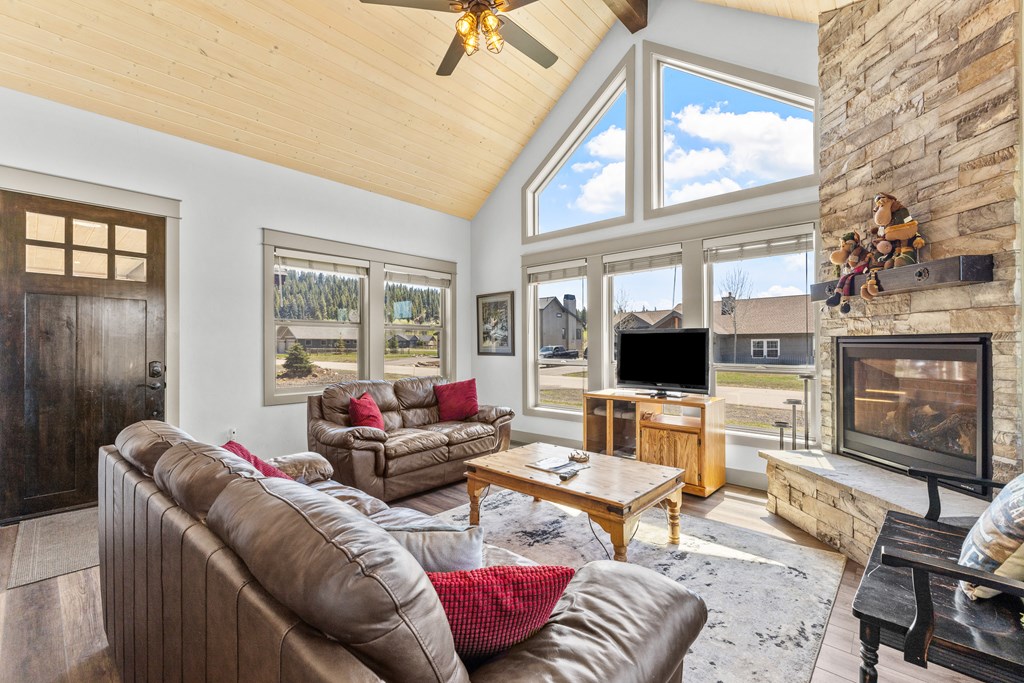 1089 Graham Drive McCall, ID 83638 - Photo 6 of 71