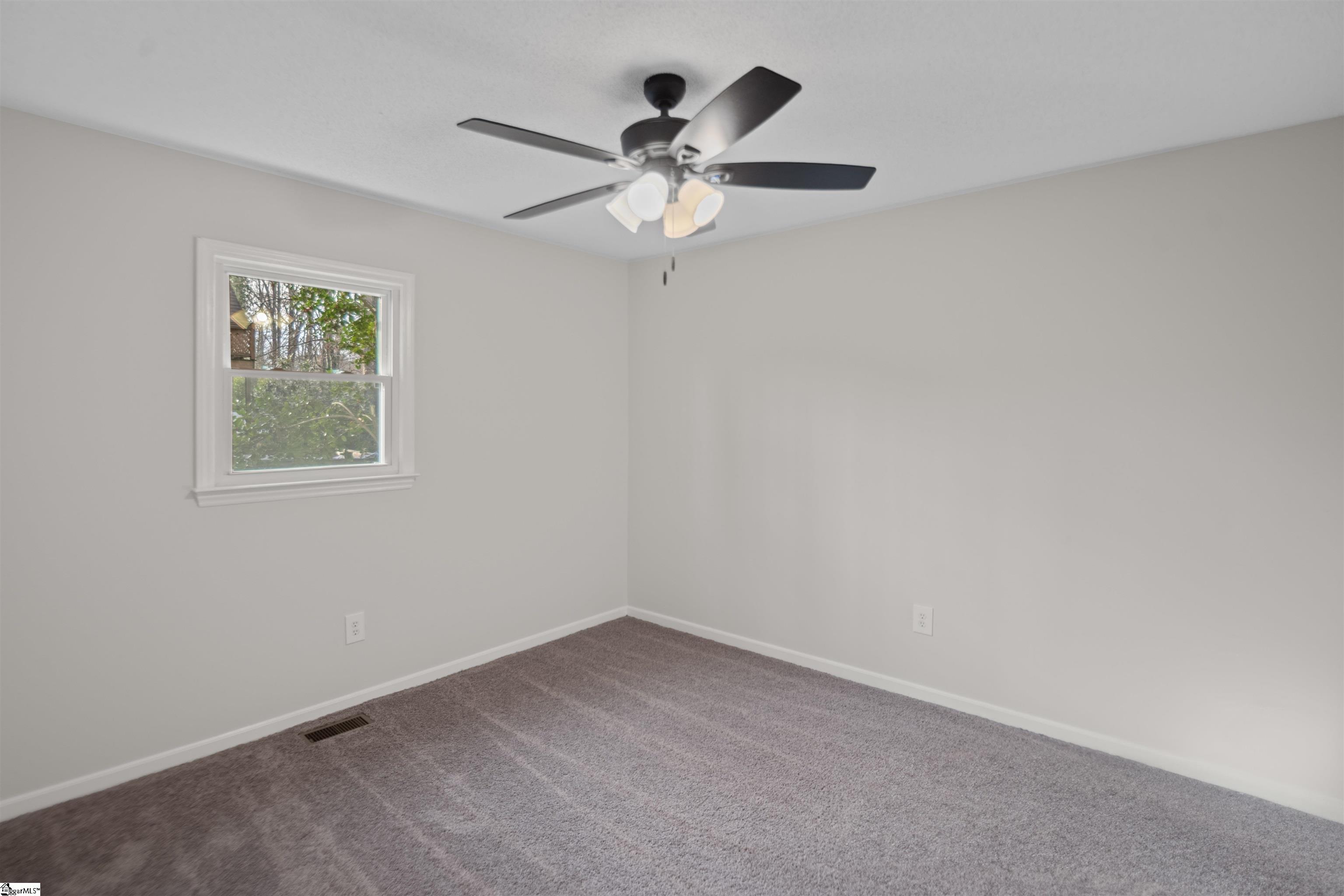 137 Lakeshore Drive Easley, SC 29642 - Photo 31 of 37