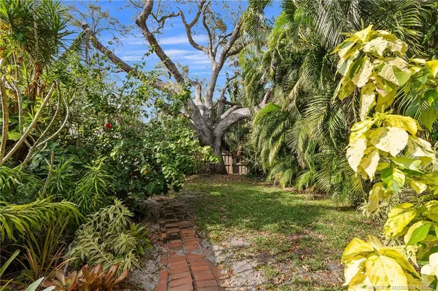 $1,250,000 | 20 Banyan Road, Stuart, FL 34996