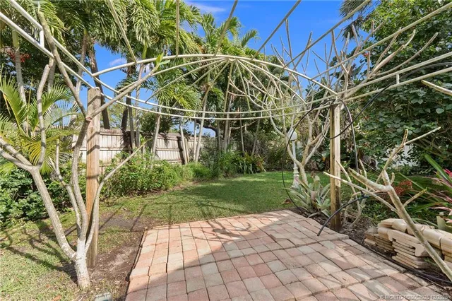 $1,250,000 | 20 Banyan Road, Stuart, FL 34996