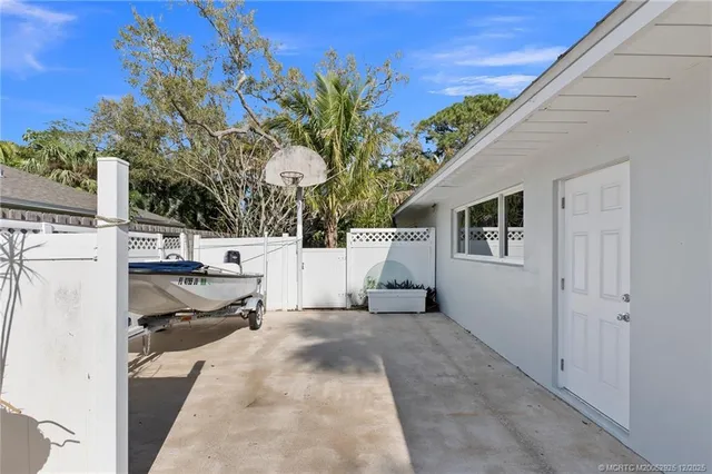 $1,250,000 | 20 Banyan Road, Stuart, FL 34996