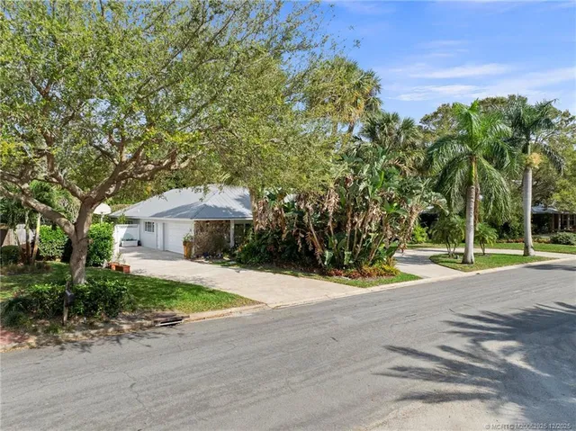 $1,250,000 | 20 Banyan Road, Stuart, FL 34996