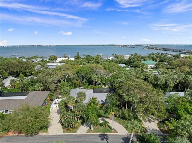 $1,250,000 | 20 Banyan Road, Stuart, FL 34996