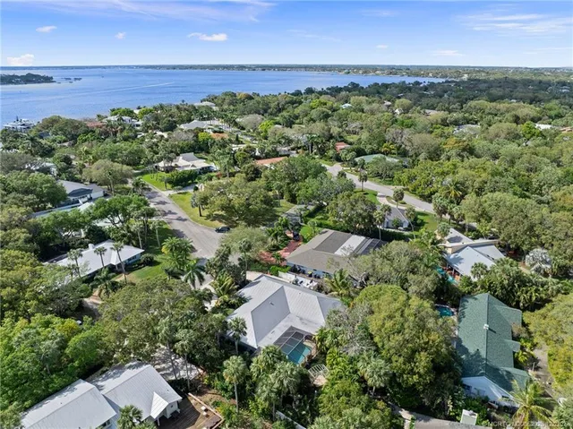 $1,250,000 | 20 Banyan Road, Stuart, FL 34996