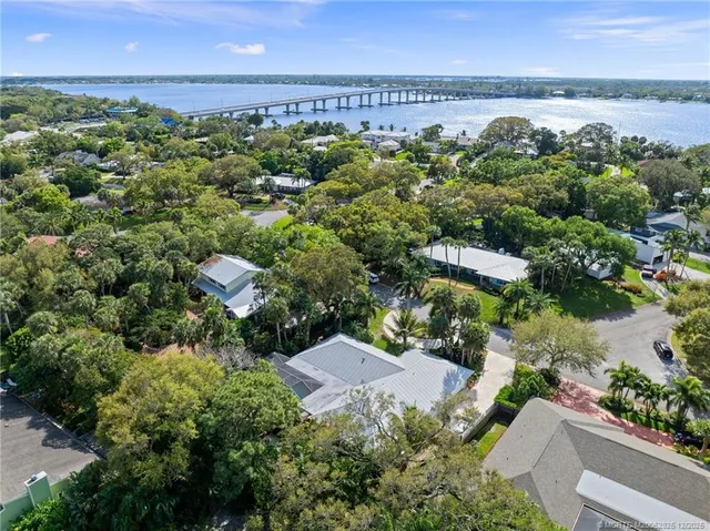 $1,250,000 | 20 Banyan Road, Stuart, FL 34996