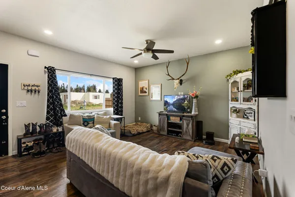 $850,000 | 74 Omaha Way, Sagle, ID 83860