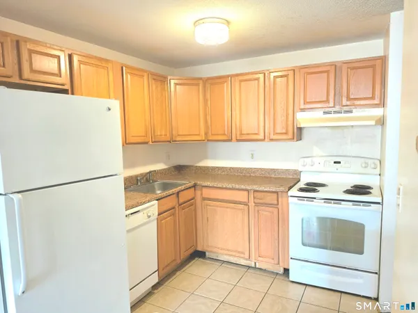$179,000 | 155 Bull Hill Lane, Unit 303, West Haven, CT 06516