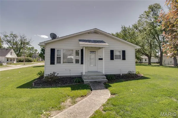$1,200 | 314 East Pearl Street, Jerseyville, IL 62052