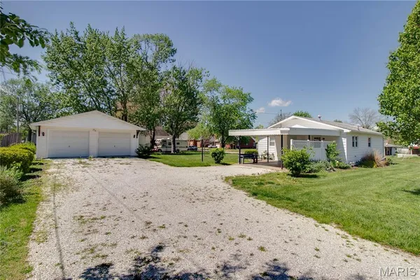 $1,200 | 314 East Pearl Street, Jerseyville, IL 62052