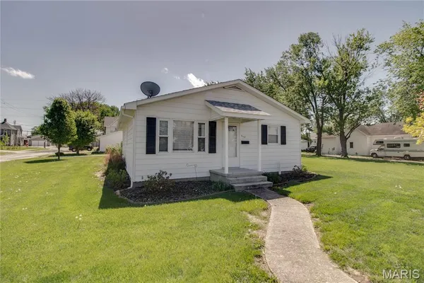 $1,200 | 314 East Pearl Street, Jerseyville, IL 62052