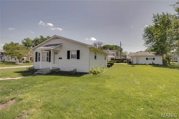 $1,200 | 314 East Pearl Street, Jerseyville, IL 62052