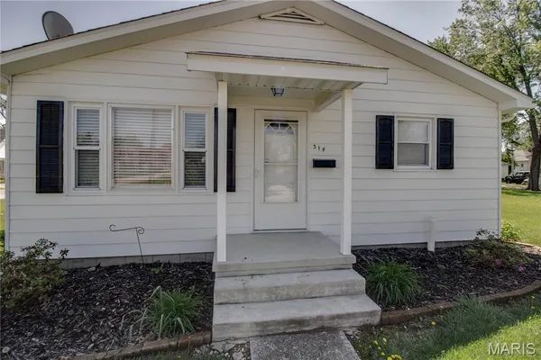 $1,200 | 314 East Pearl Street, Jerseyville, IL 62052