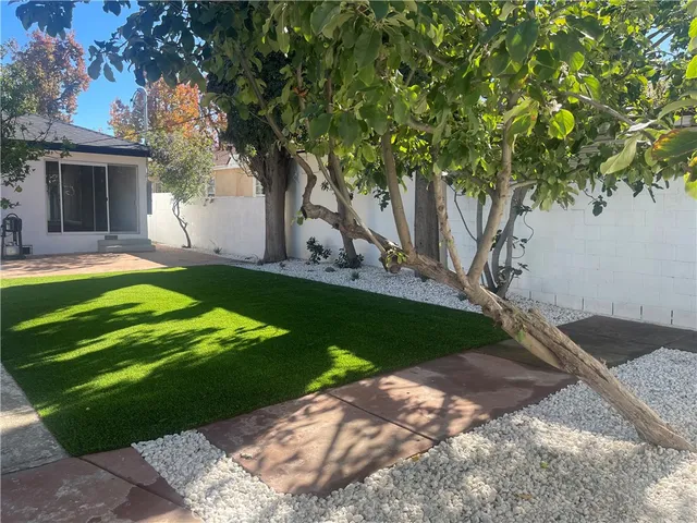 $1,950 | 4919 Enfield Avenue, Encino, CA 91316