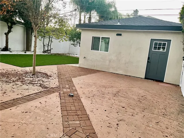 $1,950 | 4919 Enfield Avenue, Encino, CA 91316