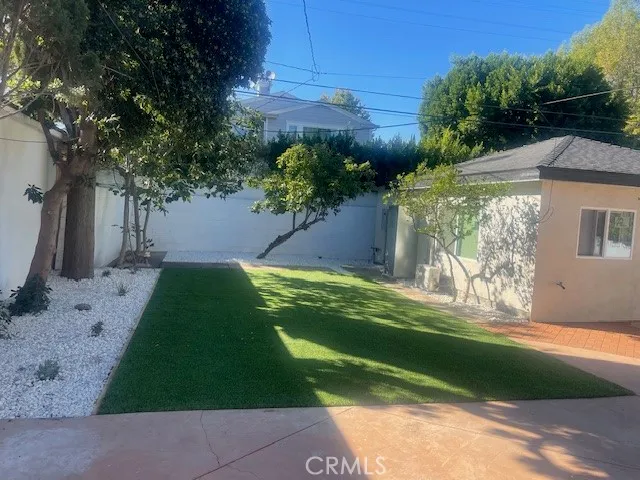 $1,950 | 4919 Enfield Avenue, Encino, CA 91316