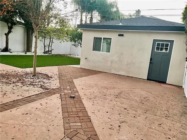 $1,950 | 4919 Enfield Avenue, Encino, CA 91316