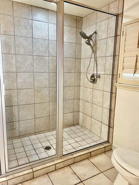 5005 Cascade Drive Corpus Christi, TX 78413 - Photo 13 of 14 a bathroom with a shower