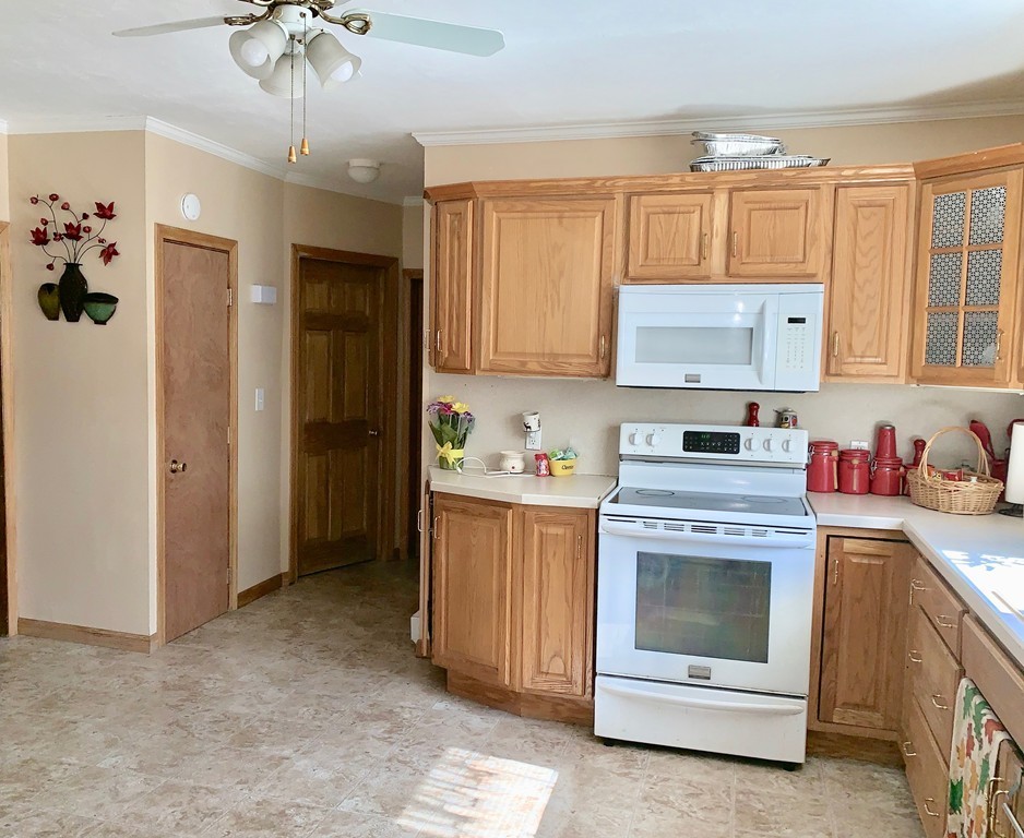 24 Davis Street Springfield, MA 01104 - Photo 5 of 29