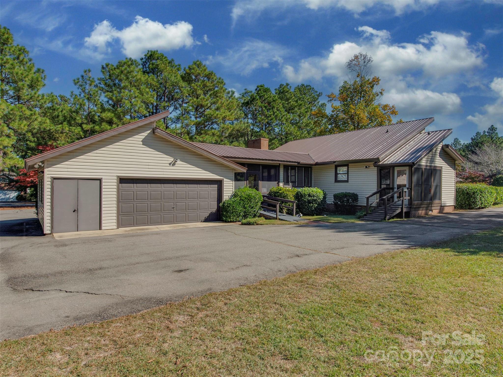 102 West Shenandoah Road West End, NC 27376 - Photo 4 of 48 Gallery Image 4