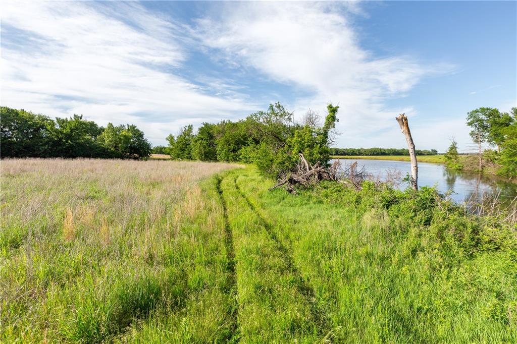 27699 South Hoch Road Osage City, KS 66523 - Photo 77 of 99