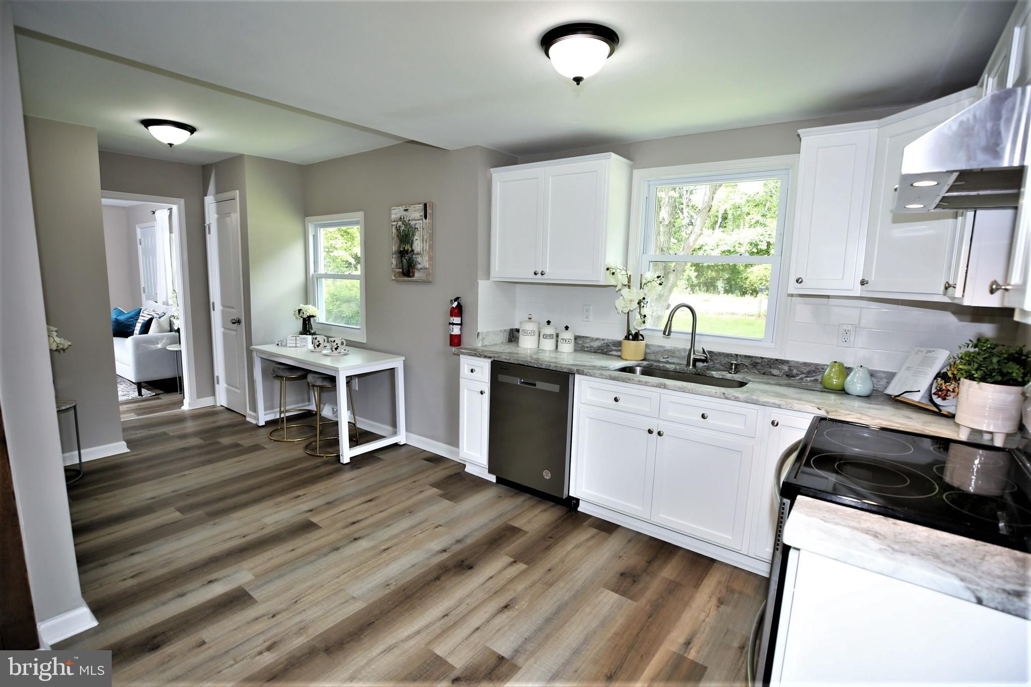 26 Hornerstown Road Cream Ridge, NJ 08514 - Photo 2 of 22