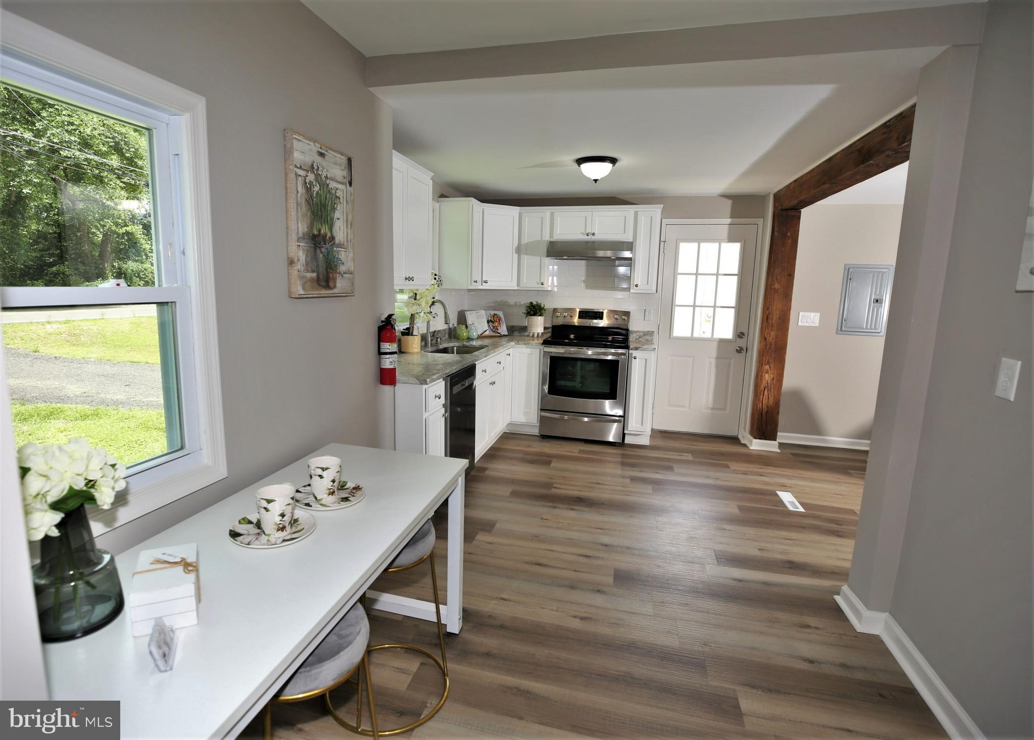 26 Hornerstown Road Cream Ridge, NJ 08514 - Photo 4 of 22