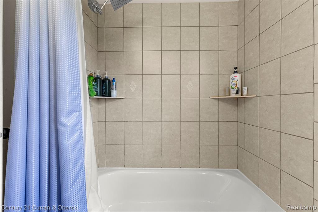 11706 Riverside Drive Plymouth, MI 48170 - Photo 23 of 33