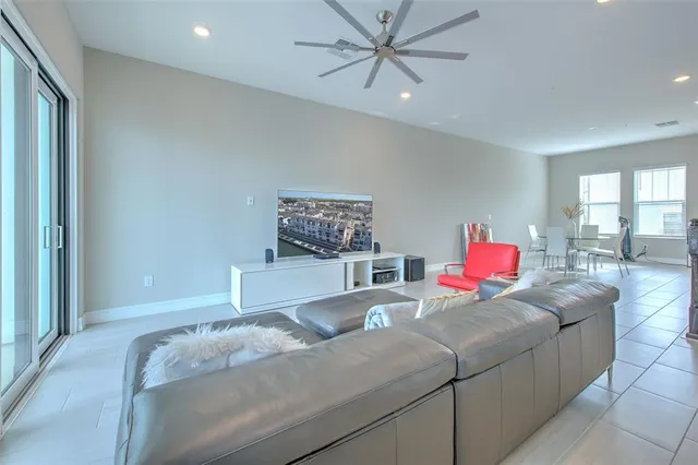 $7,000 | 5351 Bridge Street, Unit 64, Tampa, FL 33611