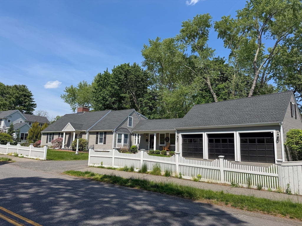 3 Sprague Road Wellesley, MA 02481 - Photo 2 of 33