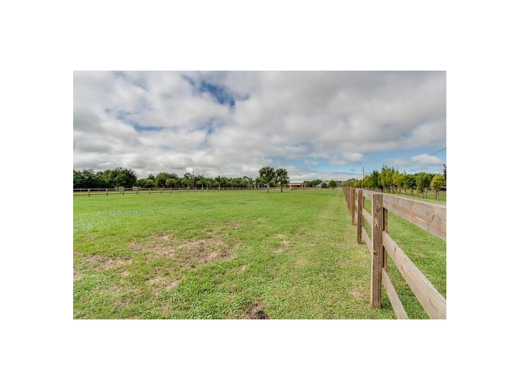 9430 Fleming Grant Road Micco, FL 32976 - Photo 14 of 36 Gallery Image 14