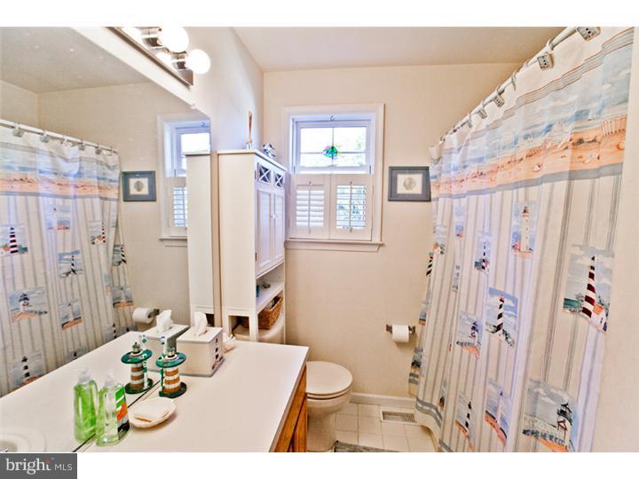 649 Renz Street Philadelphia, PA 19128 - Photo 25 of 25 Bathroom