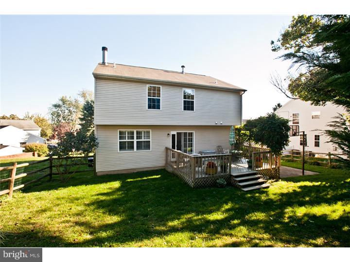 649 Renz Street Philadelphia, PA 19128 - Photo 4 of 25 Exterior Back